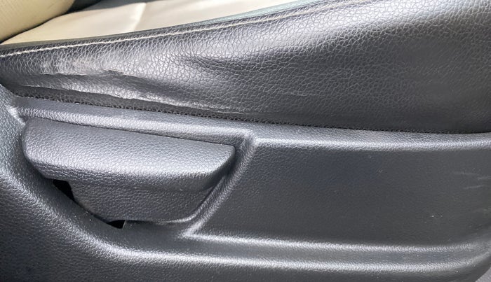 2016 Hyundai Eon ERA PLUS, Petrol, Manual, 52,046 km, Driver Side Adjustment Panel
