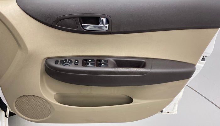 2011 Hyundai i20 ASTA 1.2, Petrol, Manual, 17,710 km, Driver Side Door Panels Control
