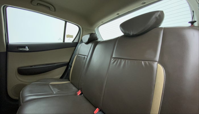 2011 Hyundai i20 ASTA 1.2, Petrol, Manual, 17,710 km, Right Side Rear Door Cabin