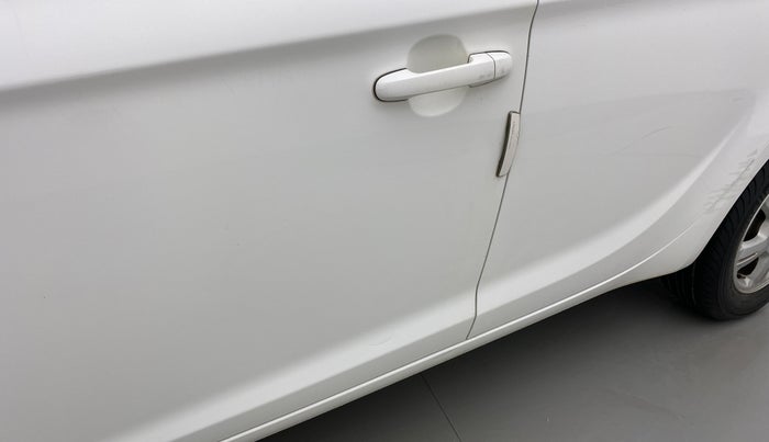 2011 Hyundai i20 ASTA 1.2, Petrol, Manual, 17,710 km, Front passenger door - Minor scratches