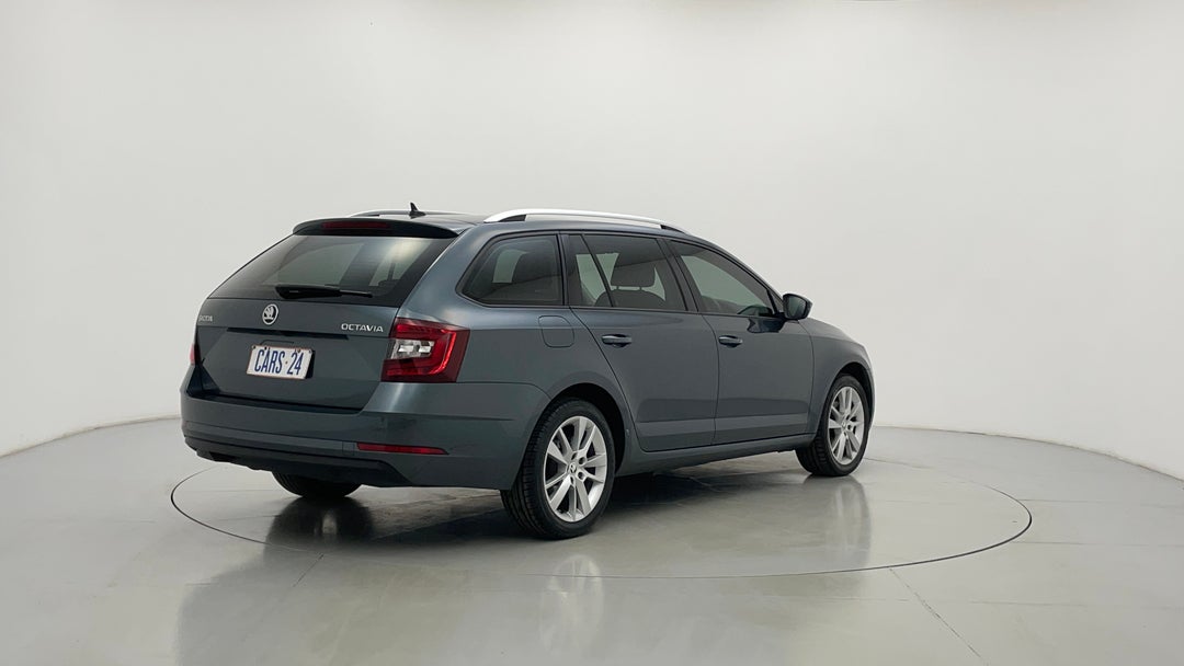 Right Back Diagonal (45- Degree) View