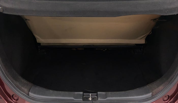 2015 Honda Jazz 1.2 V MT, Petrol, Manual, 93,081 km, Boot Inside View