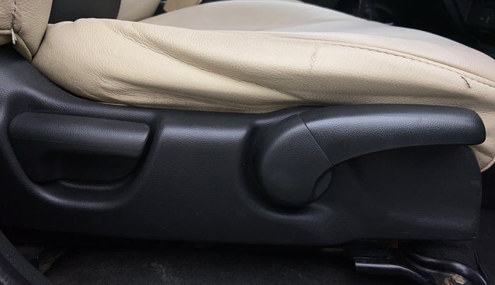 2015 Honda Jazz 1.2 V MT, Petrol, Manual, 93,081 km, Driver Side Adjustment Panel