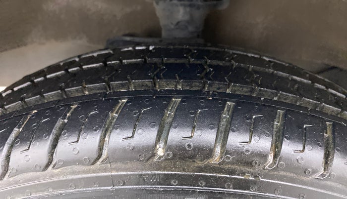 2019 Maruti Eeco 5 STR WITH AC PLUSHTR, Petrol, Manual, 56,639 km, Left Front Tyre Tread