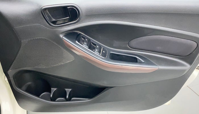 2021 Ford FREESTYLE TITANIUM + 1.2 TI-VCT, Petrol, Manual, 14,058 km, Driver Side Door Panels Control