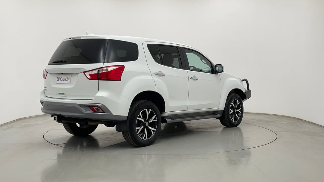 Right Back Diagonal (45- Degree) View