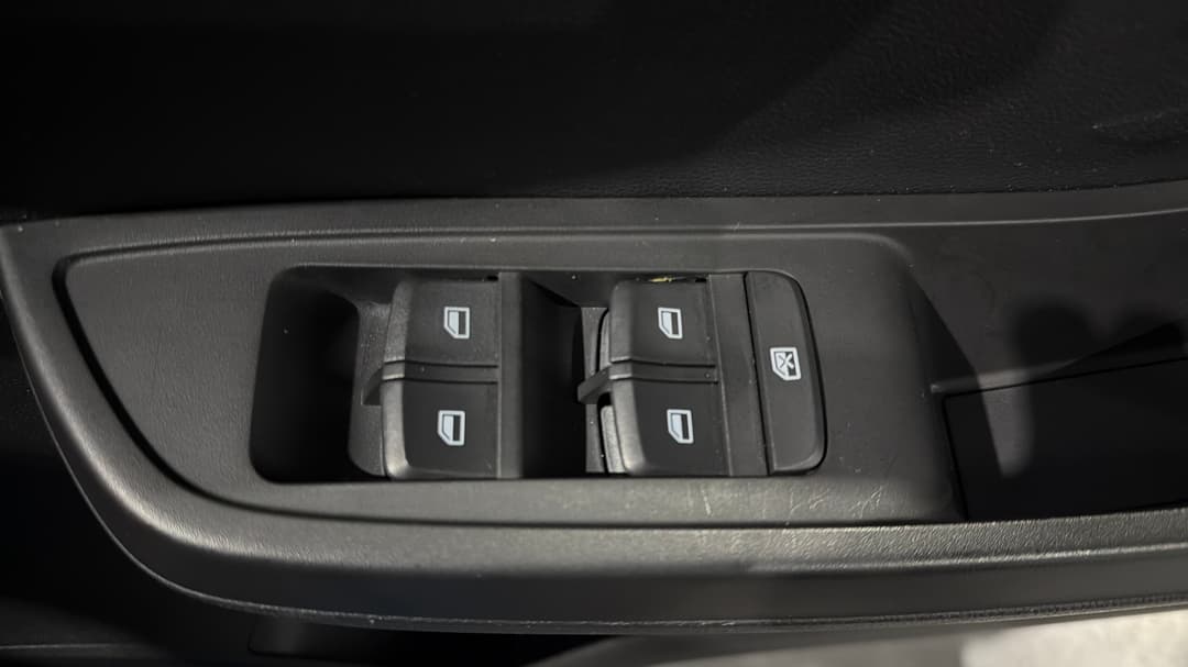 2023 MG Mg3 Auto Core, Automatic, 6980 km, Drivers Side Door Panel Controls