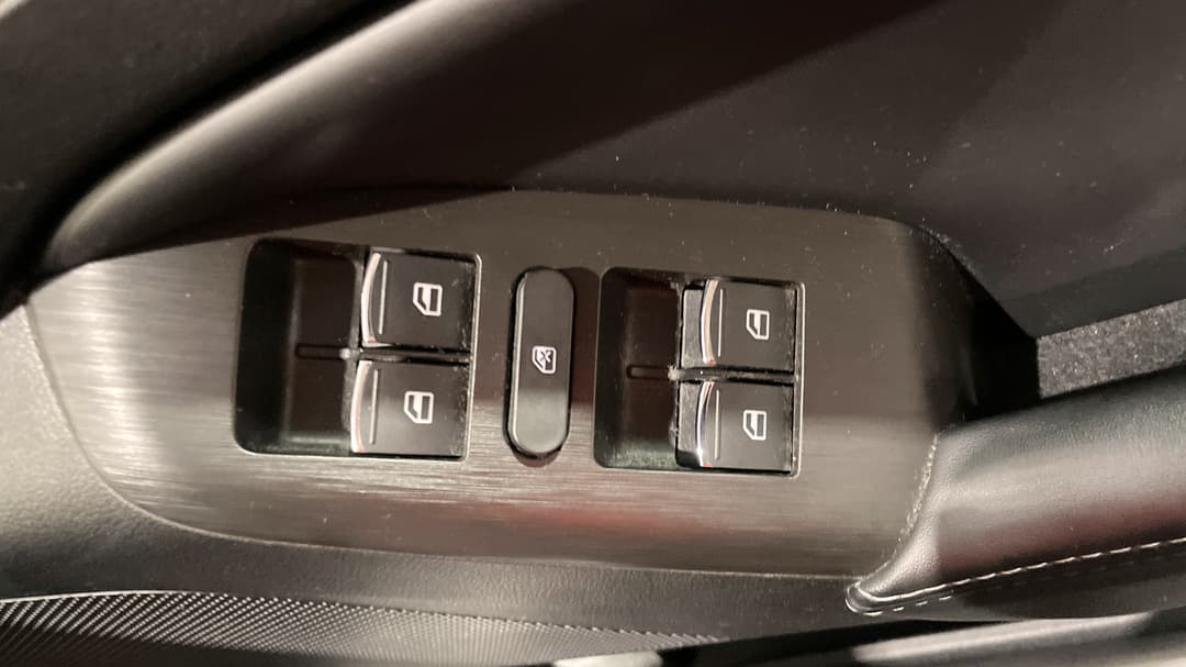 2022 GWM Ute Cannon-l (4x4), Automatic, 89608 km, Drivers Side Door Panel Controls