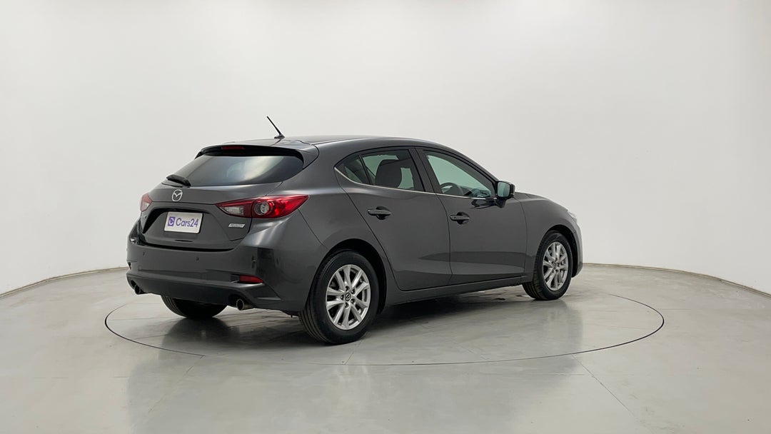 Right Back Diagonal (45- Degree) View