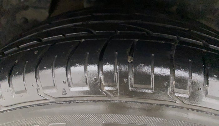 2017 Hyundai Creta SX (O) 1.6 DIESEL, Diesel, Manual, 96,155 km, Right Rear Tyre Tread
