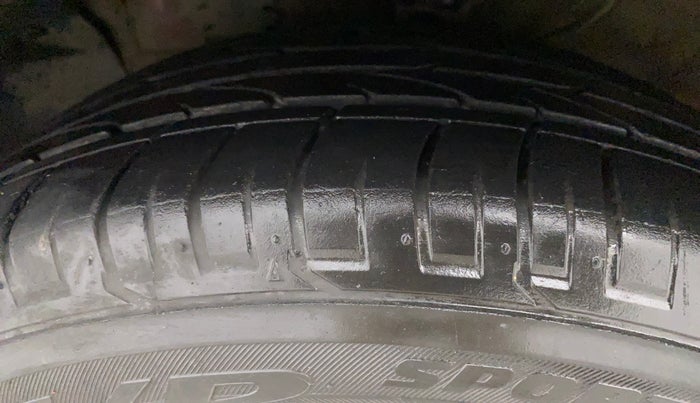 2017 Hyundai Creta SX (O) 1.6 DIESEL, Diesel, Manual, 96,155 km, Left Front Tyre Tread