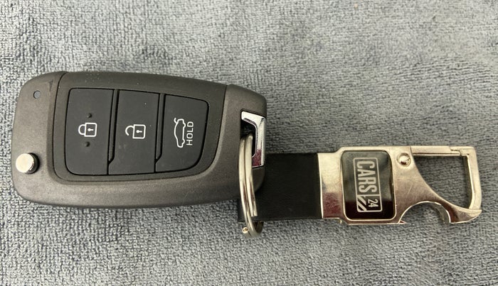 2019 Hyundai Verna 1.4 EX PETROL, Petrol, Manual, 26,055 km, Key Close Up