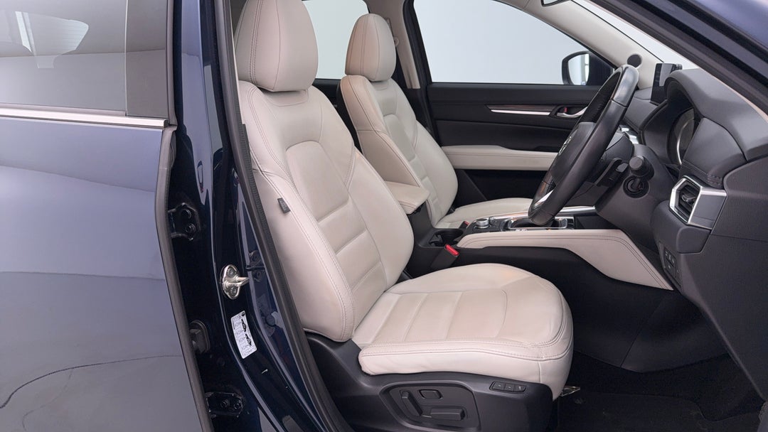 2022 Mazda CX-5 Gt (AWD), Automatic, 52800 km, Right Side Front Door Cabin View
