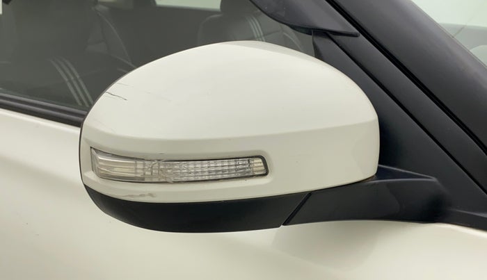 2022 Maruti Vitara Brezza VXI AT SHVS, Petrol, Automatic, 17,377 km, Right rear-view mirror - Indicator light has minor damage