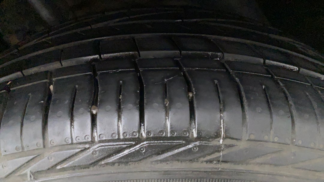 Left Front Tyre Tread