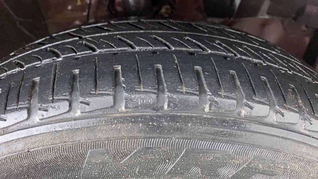 Right Front Tyre Tread