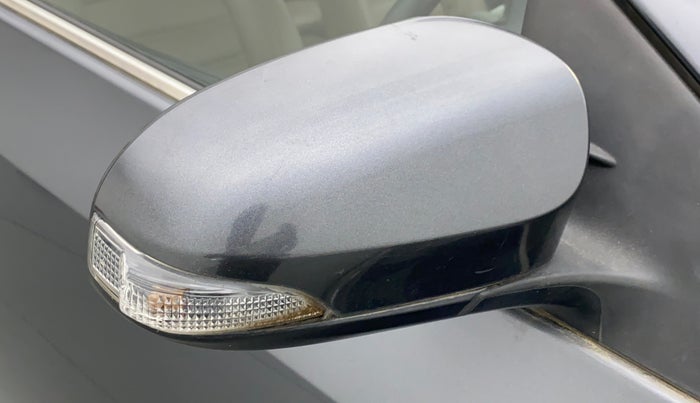 2015 Toyota Corolla Altis G, Petrol, Manual, 31,229 km, Right rear-view mirror - Indicator light not working