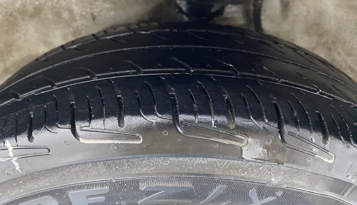 2019 Maruti Alto 800 LXI, CNG, Manual, 79,421 km, Left Front Tyre Tread