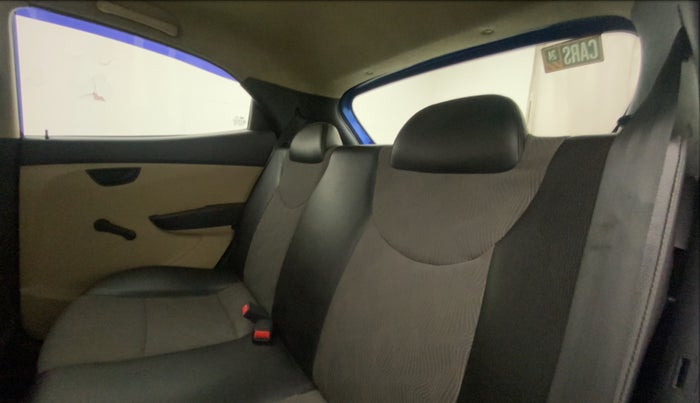 2013 Hyundai Eon MAGNA +, Petrol, Manual, 96,369 km, Right Side Rear Door Cabin