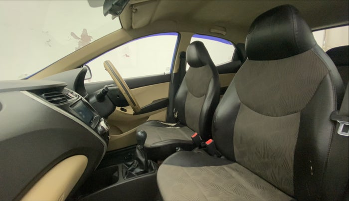 2013 Hyundai Eon MAGNA +, Petrol, Manual, 96,369 km, Right Side Front Door Cabin