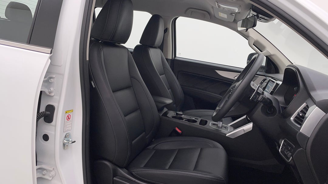 2023 GWM Ute Cannon (4x4), Automatic, 14349 km, Right Side Front Door Cabin View