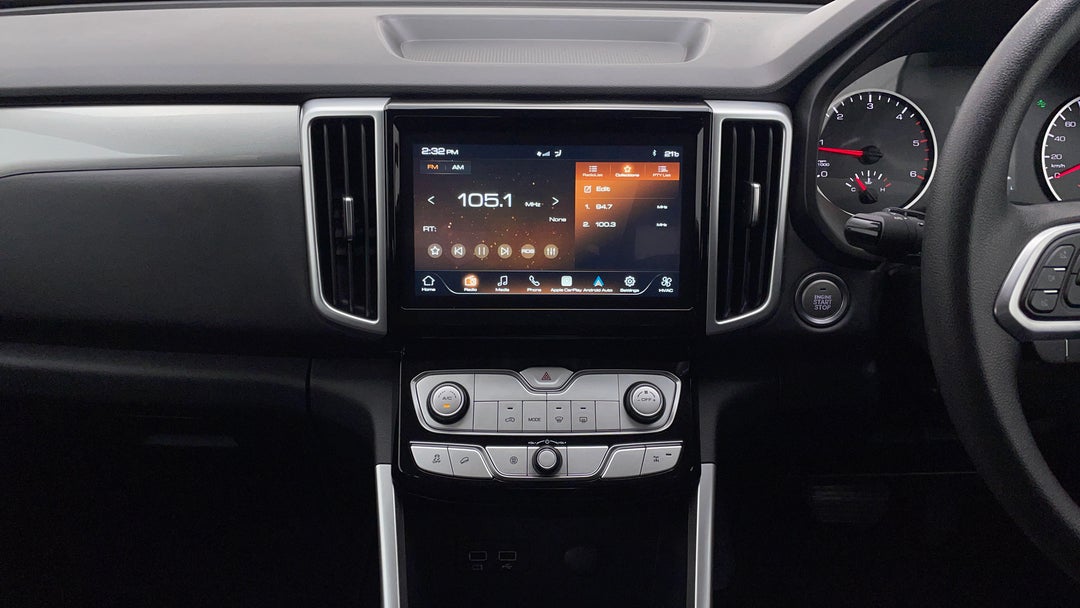 2023 GWM Ute Cannon (4x4), Automatic, 14349 km, Center Console