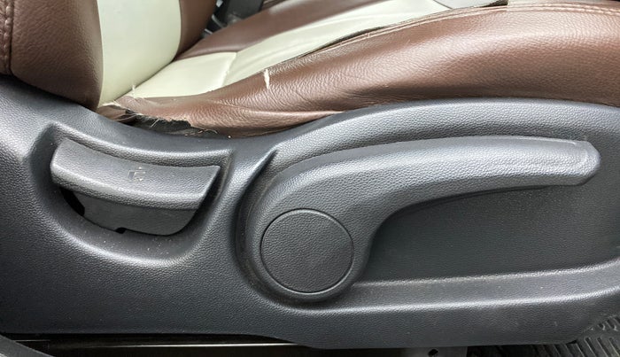 2015 Hyundai i20 Active 1.4 SX, Diesel, Manual, 98,783 km, Driver Side Adjustment Panel