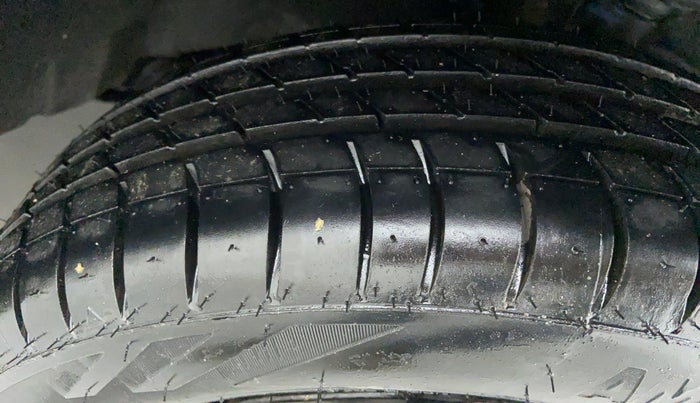 2014 Maruti Wagon R 1.0 VXI, Petrol, Manual, 29,675 km, Right Front Tyre Tread