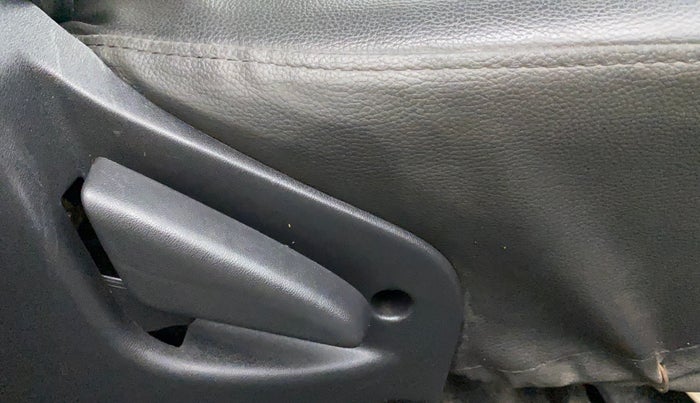 2018 Datsun Go Plus T, Petrol, Manual, 17,955 km, Driver Side Adjustment Panel