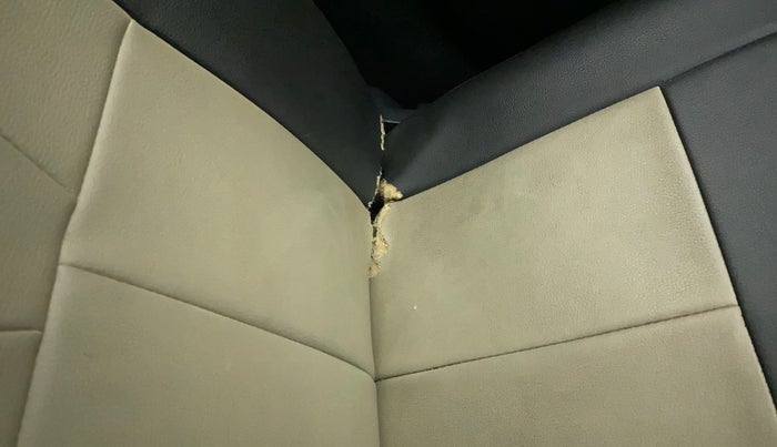 2018 Datsun Go Plus T, Petrol, Manual, 17,955 km, Front left seat (passenger seat) - Cover slightly torn
