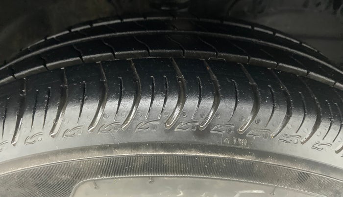 2019 Maruti S PRESSO VXI PLUS, Petrol, Manual, 10,640 km, Right Front Tyre Tread
