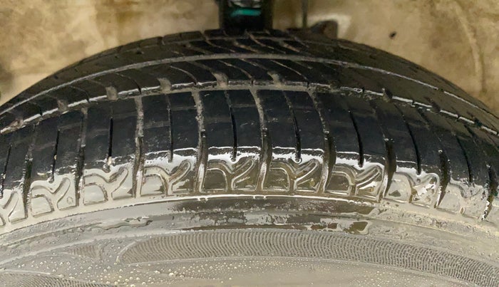 2015 Maruti Wagon R 1.0 VXI, CNG, Manual, 74,607 km, Left Front Tyre Tread