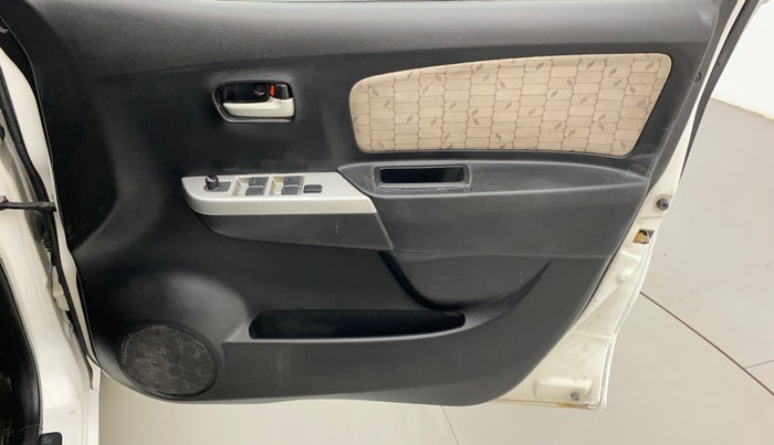 2015 Maruti Wagon R 1.0 VXI, CNG, Manual, 74,607 km, Driver Side Door Panels Control