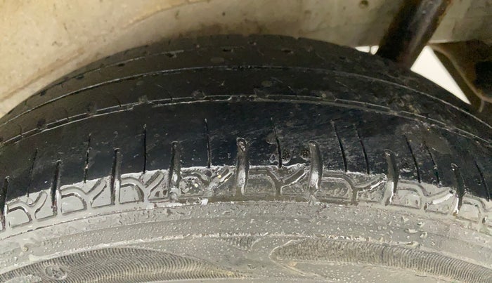 2015 Maruti Wagon R 1.0 VXI, CNG, Manual, 74,607 km, Left Rear Tyre Tread
