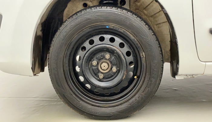 2015 Maruti Wagon R 1.0 VXI, CNG, Manual, 74,607 km, Left Front Wheel