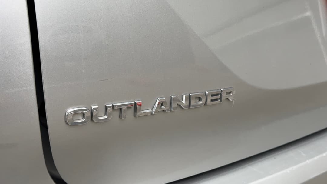 2024 Mitsubishi Outlander Es 5 Seat (2WD), Automatic, 62159 km, Badge (Boot Left Side)