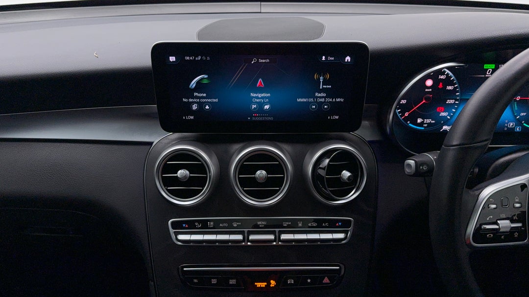 2021 Mercedes-benz GLC 300 E 4matic Phev, Automatic, 54754 km, Center Console