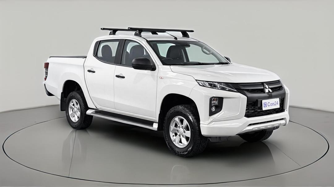 2022 Mitsubishi Triton Glx+ (4x4), Automatic, 60570 km, Right Front Diagonal (45- Degree) View