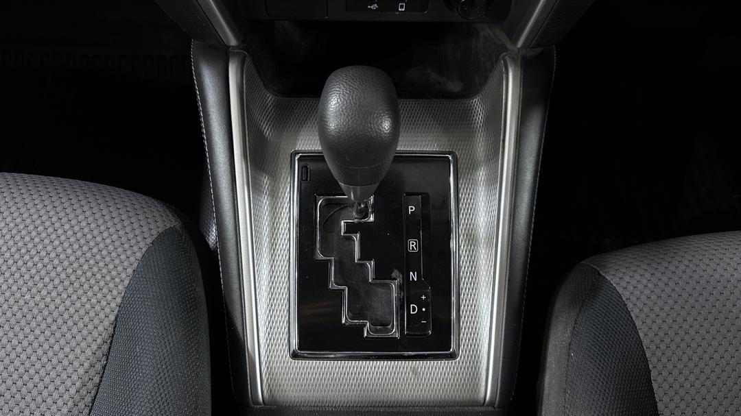 2022 Mitsubishi Triton Glx+ (4x4), Automatic, 60570 km, Gear Lever 