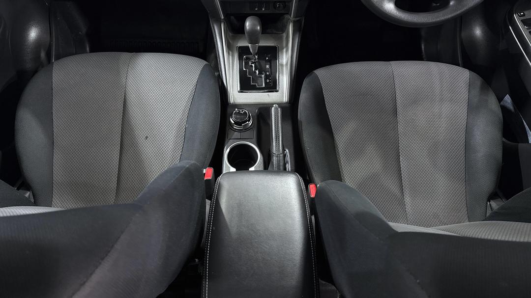 2022 Mitsubishi Triton Glx+ (4x4), Automatic, 60570 km, Center Console