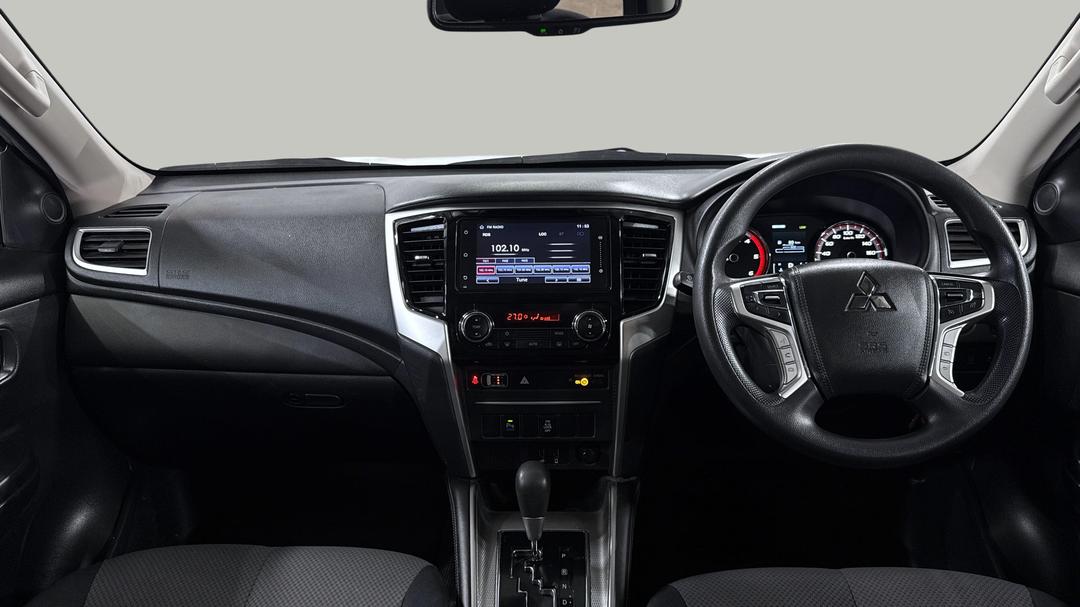 2022 Mitsubishi Triton Glx+ (4x4), Automatic, 60570 km, Dashboard View