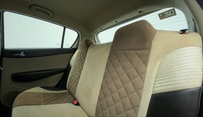 2013 Hyundai i20 MAGNA (O) 1.2, Petrol, Manual, 76,374 km, Right Side Rear Door Cabin