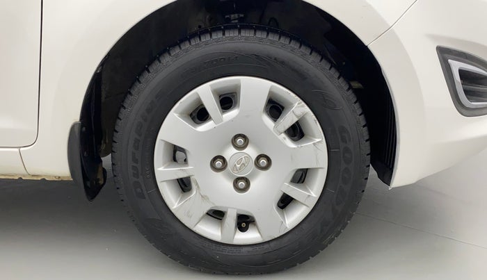 2013 Hyundai i20 MAGNA (O) 1.2, Petrol, Manual, 76,374 km, Right Front Wheel