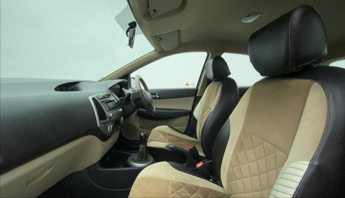 2013 Hyundai i20 MAGNA (O) 1.2, Petrol, Manual, 76,374 km, Right Side Front Door Cabin