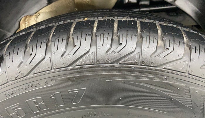 2018 Mahindra XUV500 W7 FWD, Diesel, Manual, 68,134 km, Left Rear Tyre Tread