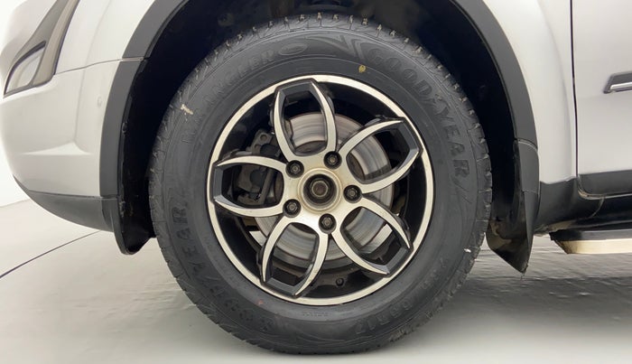 2018 Mahindra XUV500 W7 FWD, Diesel, Manual, 68,134 km, Left Front Wheel