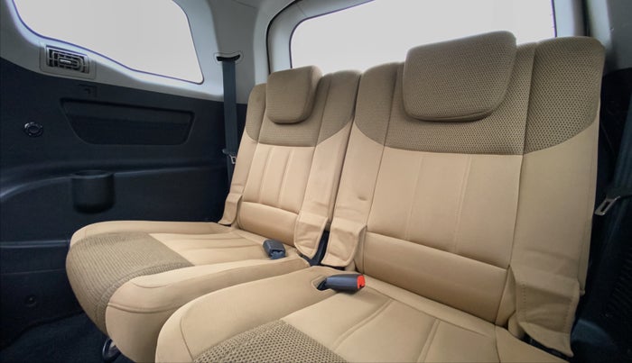 2018 Mahindra XUV500 W7 FWD, Diesel, Manual, 68,134 km, Third Seat Row ( optional )