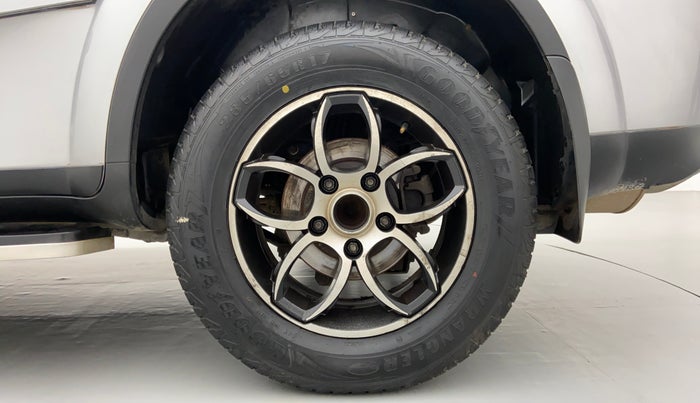 2018 Mahindra XUV500 W7 FWD, Diesel, Manual, 68,134 km, Left Rear Wheel