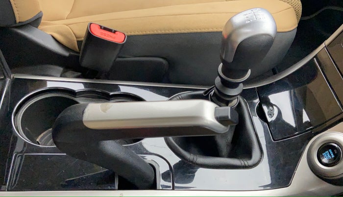 2018 Mahindra XUV500 W7 FWD, Diesel, Manual, 68,134 km, Gear Lever