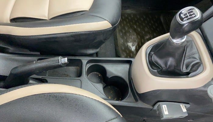 2014 Hyundai Xcent S 1.2 OPT, Petrol, Manual, 73,399 km, Gear Lever